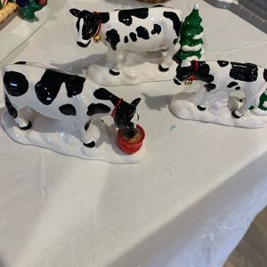 Snow Village - A Herd Of Holiday Heifers-Set of 3 - (In original box)